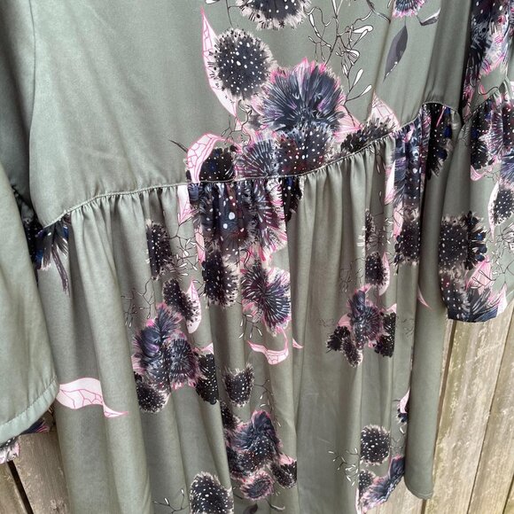 Bryn Walker Diego Tunic Size Medium Floral Print Bell Sleeve Green Sz M New - Picture 6 of 13